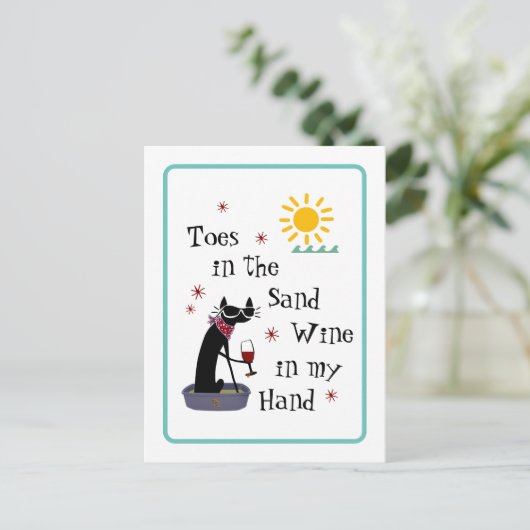 砂のワインの足指を手のおもしろいビーチ猫 ポストカード (スタンド正面)