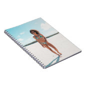 砂の上にビキニをかぶった女性 ノートブック (右側)