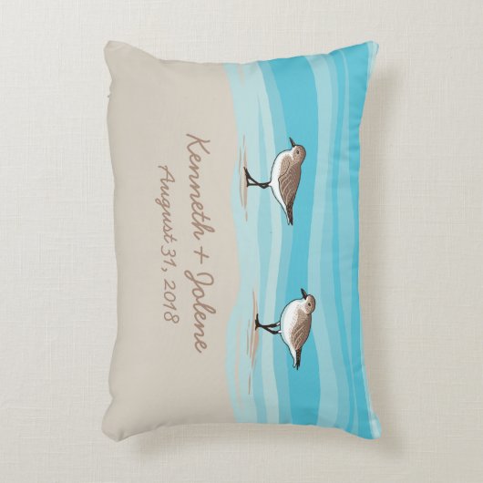 砂の中のビーチ結婚式日付名のサンドピアス アクセントクッション (正面(垂直))