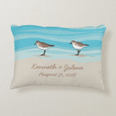砂の中のビーチ結婚式日付名のサンドピアス アクセントクッション (裏面)