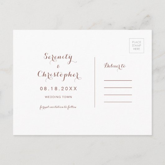 砂の中のピンクのビーチハートは、日付を保存 案内ポストカード (裏面)