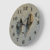 砂の中のワラビーの足跡 ラージ壁時計 (傾斜)