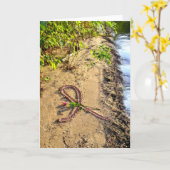 砂の中の乳がんカードピンクリボン カード (黄色い花)