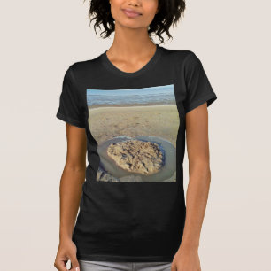 砂の中の水の円ビーチ、夏の時間 Tシャツ