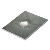 砂の中の美しい貝殻:塩辛いお土産 ノートパッド (回転)