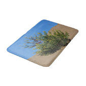 砂の中の黄色い野花フローラ バスマット (アングル)