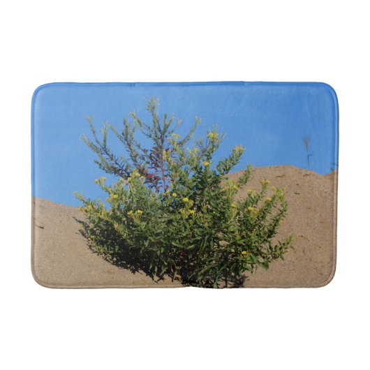 砂の中の黄色い野花フローラ バスマット (正面)