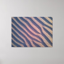 砂の写真に風の形をした縞模様