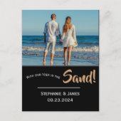 砂の写真のつま先ビーチスクリプト日付を保存 案内ポストカード (正面)