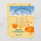 砂の城ビーチで楽しいよ赤ちゃん男の子の誕生日パーティー ポストカード (正面/裏面)