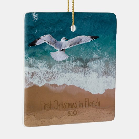 砂の書ビーチフロリダの私たちの初めてのクリスマス セラミックオーナメント (右)