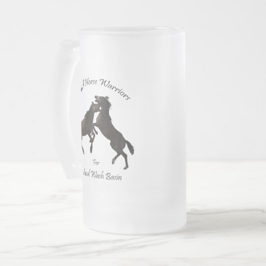 砂の洗面器のための野生の馬の戦士 フロストグラスビールジョッキ (正面左)