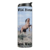 砂の洗面器の野生の馬の戦士旅行 タンブラー (回転左)