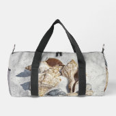 砂の貝殻のコレクション ダッフルバッグ (裏面)