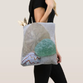 砂ドル、シーシェルと海ガラス – トート (クローズアップ)