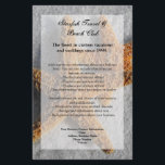 砂上の二匹のヒトデ、ビーチフライヤーまたはプログラム チラシ<br><div class="desc">白い砂浜にいる2匹の黄金色のヒトデの美しい画像。あなたのビーチ、オーシャン、またはシーにテーマにしたウェディングや特別なイベントに最適。
このアイテムは、招待状、RSVPカード、Save the Date、マグネット、ステッカー、テーブルプレースカード、ウェディングプランニング、フォトアルバムバインダーなどを含む、完全なウェディングコレクションとして利用可能です。</div>