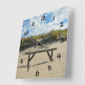 砂丘と木製フェンス –  スクエア壁時計 (傾斜)