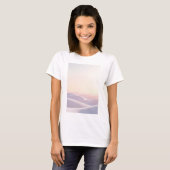 砂丘のある穏やかな背景 Tシャツ (正面フル)
