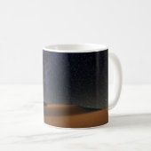 砂丘のゴビ砂漠上の星明かりの空 コーヒーマグカップ (正面右)