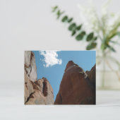 砂岩の岩のフィンユタ砂漠の写真 ポストカード (スタンド正面)