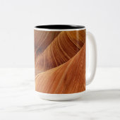 砂岩の岩層 ツートーンマグカップ (正面右)