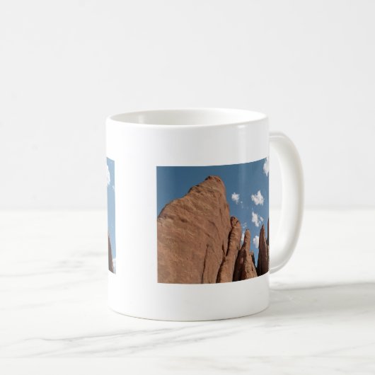 砂岩フィンのユタ砂漠の写真 コーヒーマグカップ (正面右)