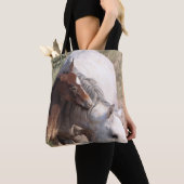 砂洗い流域野生の馬 トートバッグ (クローズアップ)