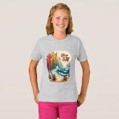 砂浜にサーフボードを積んだバン Tシャツ (正面フル)