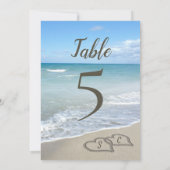 砂浜のハートのビーチテーブルナンバー 招待状 (裏面)