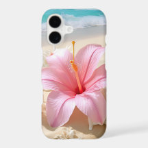 砂浜のピンクのハイビスカスの花