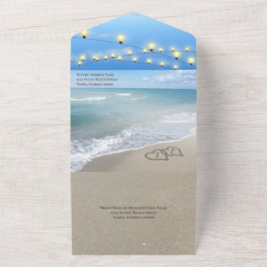 砂浜のロマンチックなハートとビーチウェディングライト オールインワン招待状 (外側)