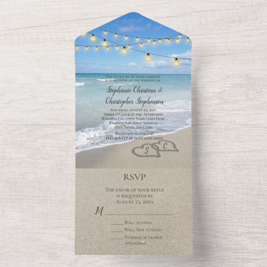 砂浜のロマンチックなハートとビーチウェディングライト オールインワン招待状 (内側)