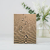 砂浜の人間の足跡ビーチ ポストカード (スタンド正面)