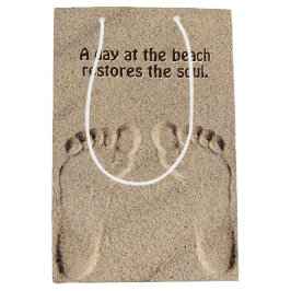 砂浜の足跡とビーチの名言 ミディアムペーパーバッグ