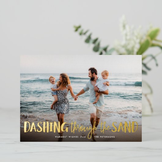 砂浜を駆け抜ける |ビーチ写真 箔シーズンカード (立ち正面)