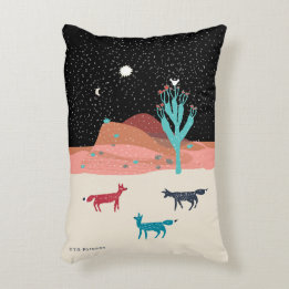 砂漠のサボテンによる星そして月の下のキツネ アクセントクッション