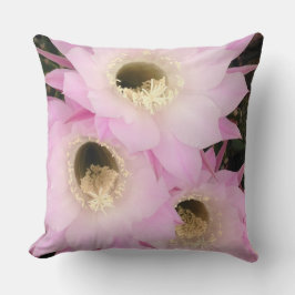 砂漠のピンク花びら クッション