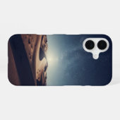 砂漠のヴィンテージナイト iPhone 16ケース (裏面横)