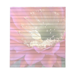 砂漠の中のピンクのサボテンの花 ノートパッド