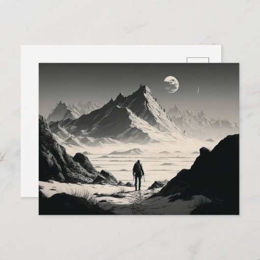 砂漠の山の中の白黒の孤独なハイカー ポストカード (正面/裏面)