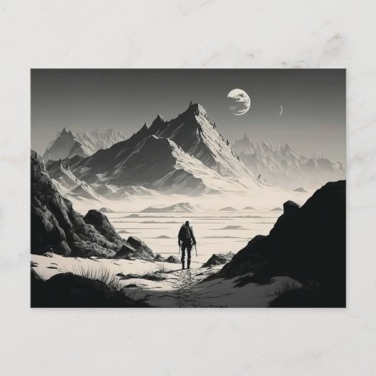 砂漠の山の中の白黒の孤独なハイカー ポストカード (正面)