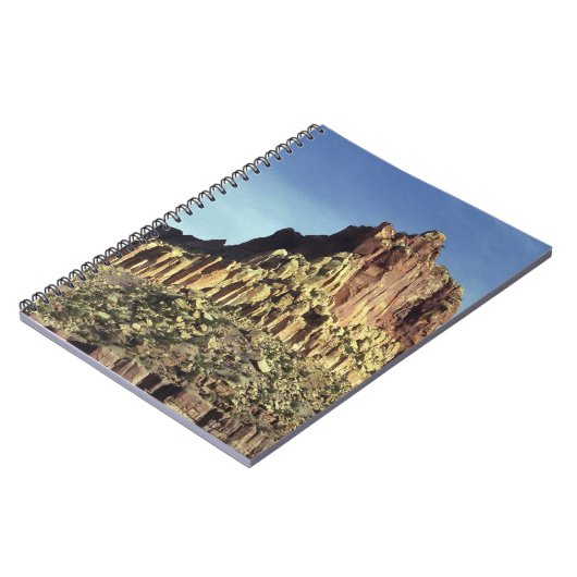 砂漠の岩の山のピーク風景の写真 ノートブック (左側)