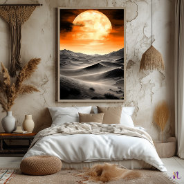 砂漠の砂丘の上に燃える月 – モノクロ ポスター