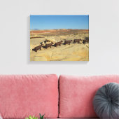 砂漠の茶色の牛歩く キャンバスプリント (インサイチュ (リビング))