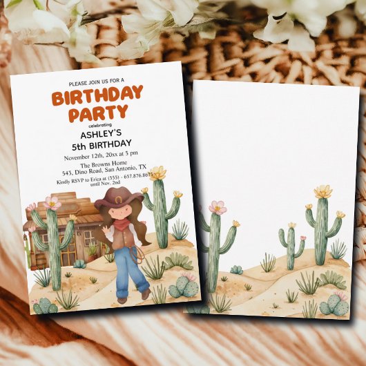 砂漠の5th誕生日パーティーでカウボーイガール 招待状