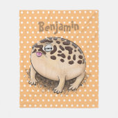 砂漠雨おもしろいカエル漫画イラストレーション フリースブランケット (正面)