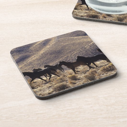 砂漠1の野生のムスタングの馬 コースター (左側)