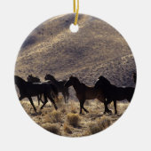 砂漠1の野生のムスタングの馬 セラミックオーナメント (正面)