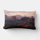 砂漠 |モニュメントバレーユタ – アリツィオナ ランバークッション (正面)