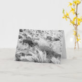 砂漠、白黒写真の玄武岩溶岩の石 カード (黄色い花)